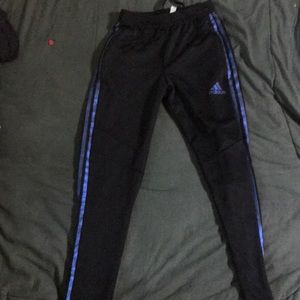 Adidas joggers (xs)